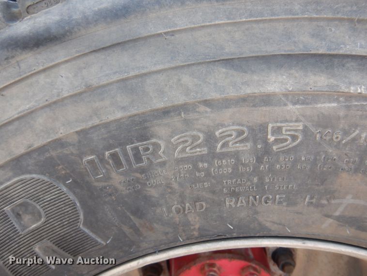 image for item KO9989 2002 International 9200i  semi truck