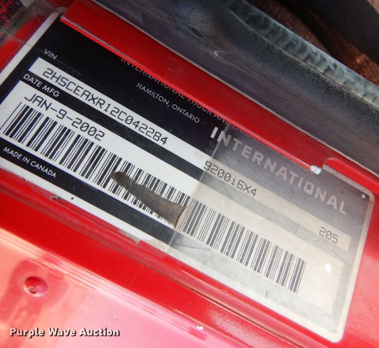 image for item KO9989 2002 International 9200i  semi truck