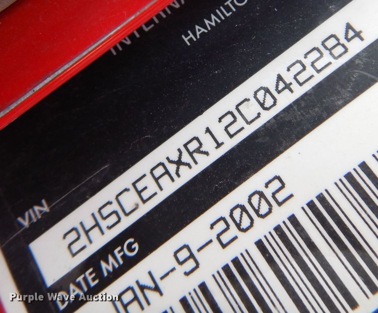 image for item KO9989 2002 International 9200i  semi truck