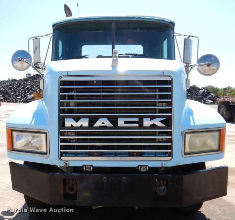 image for item KP9296 1998 Mack CH613  semi truck