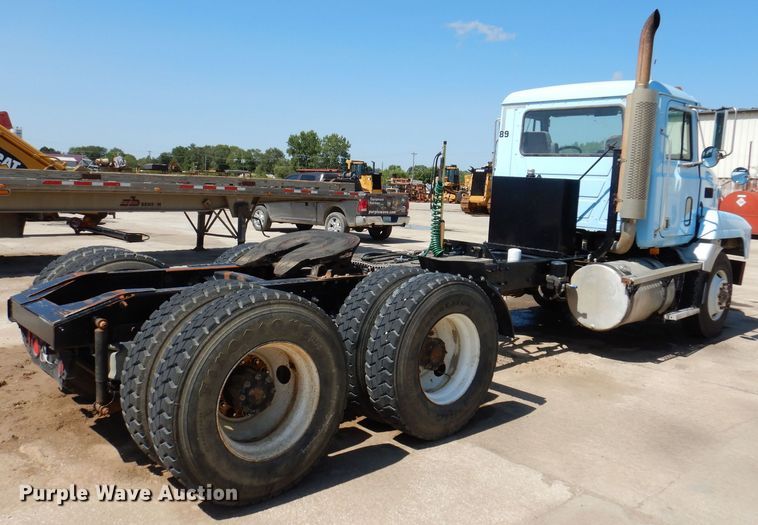 image for item KP9296 1998 Mack CH613  semi truck