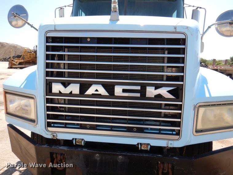 image for item KP9296 1998 Mack CH613  semi truck