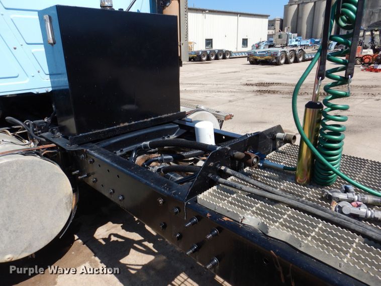 image for item KP9296 1998 Mack CH613  semi truck