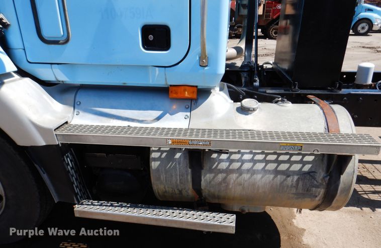 image for item KP9296 1998 Mack CH613  semi truck