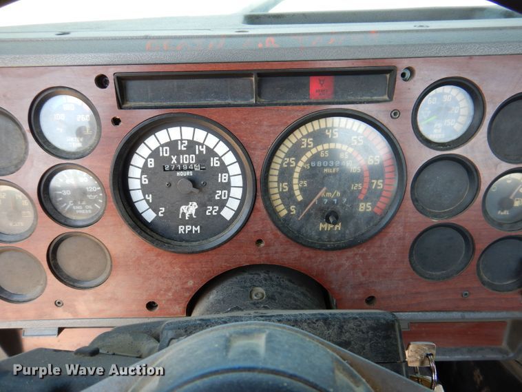 image for item KP9296 1998 Mack CH613  semi truck