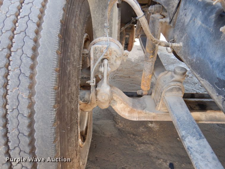 image for item KP9296 1998 Mack CH613  semi truck