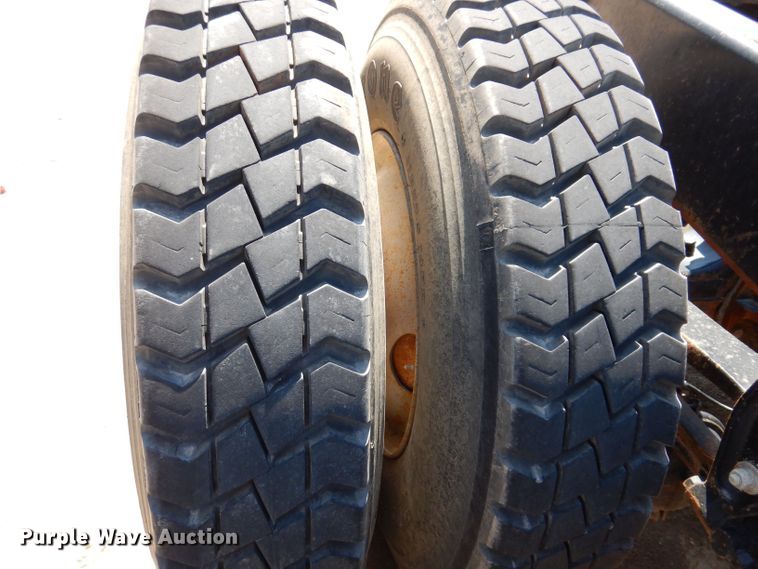 image for item KP9296 1998 Mack CH613  semi truck