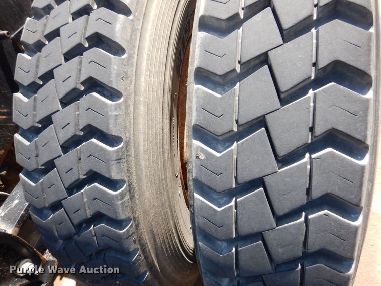 image for item KP9296 1998 Mack CH613  semi truck