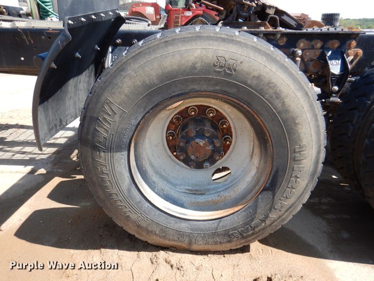 image for item KP9296 1998 Mack CH613  semi truck