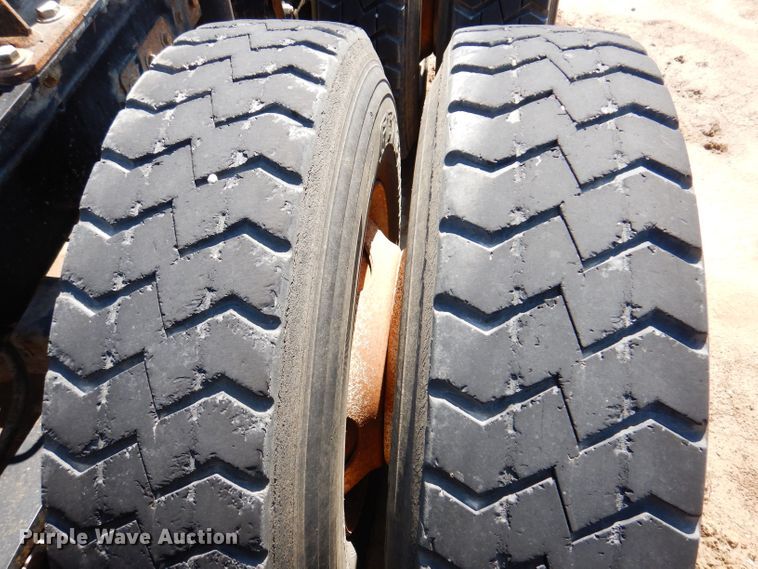 image for item KP9296 1998 Mack CH613  semi truck