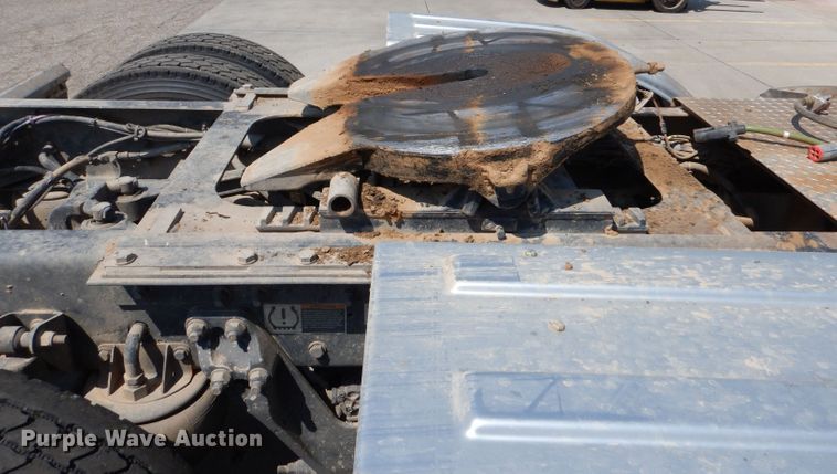 image for item LB9955 2015 Kenworth T800  semi truck