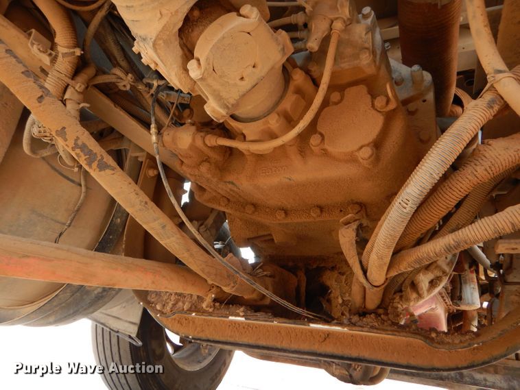 image for item LB9955 2015 Kenworth T800  semi truck