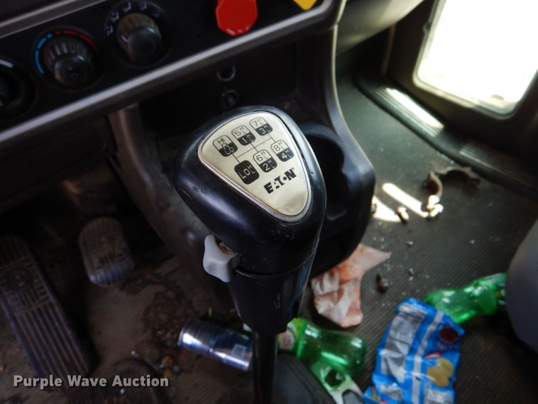 image for item LB9955 2015 Kenworth T800  semi truck