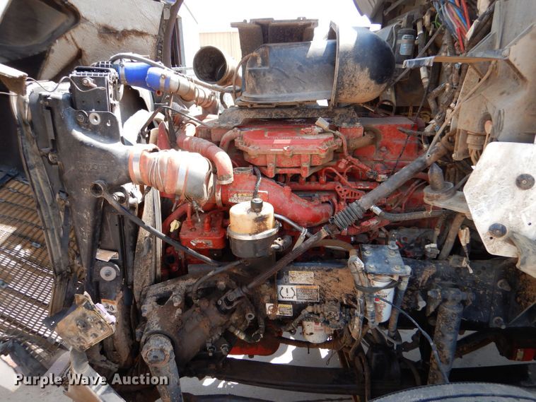 image for item LB9955 2015 Kenworth T800  semi truck