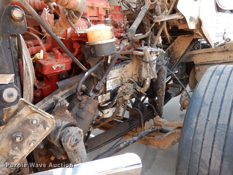 image for item LB9955 2015 Kenworth T800  semi truck