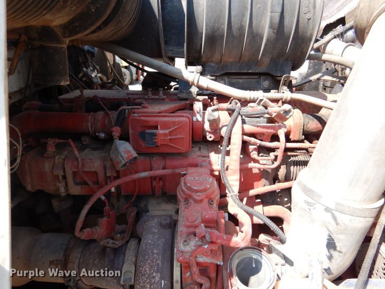 image for item LB9955 2015 Kenworth T800  semi truck