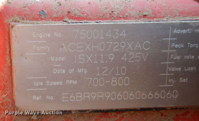 image for item LB9955 2015 Kenworth T800  semi truck