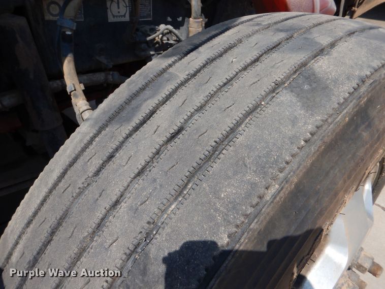 image for item LB9955 2015 Kenworth T800  semi truck