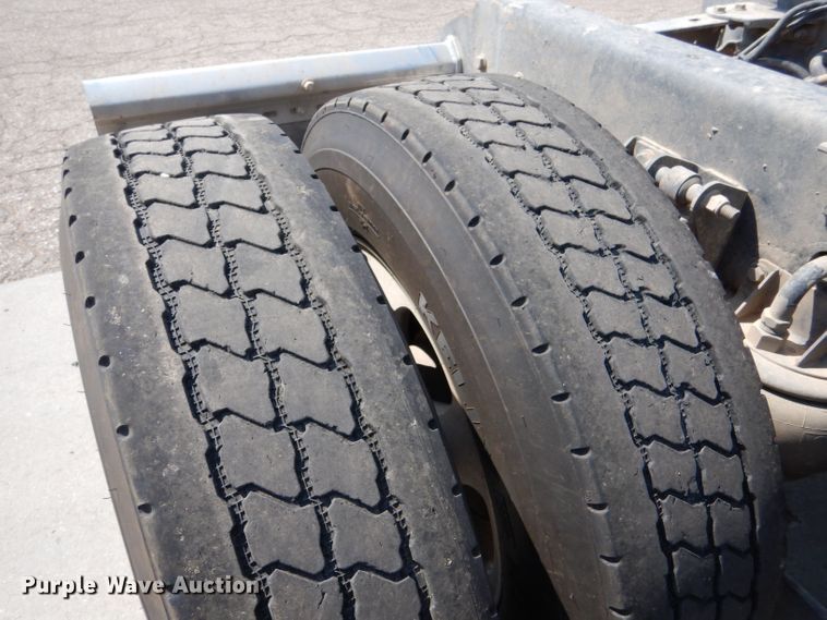 image for item LB9955 2015 Kenworth T800  semi truck