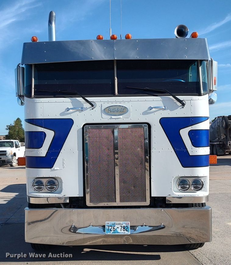 image for item LK9270 1999 Peterbilt 362  semi truck