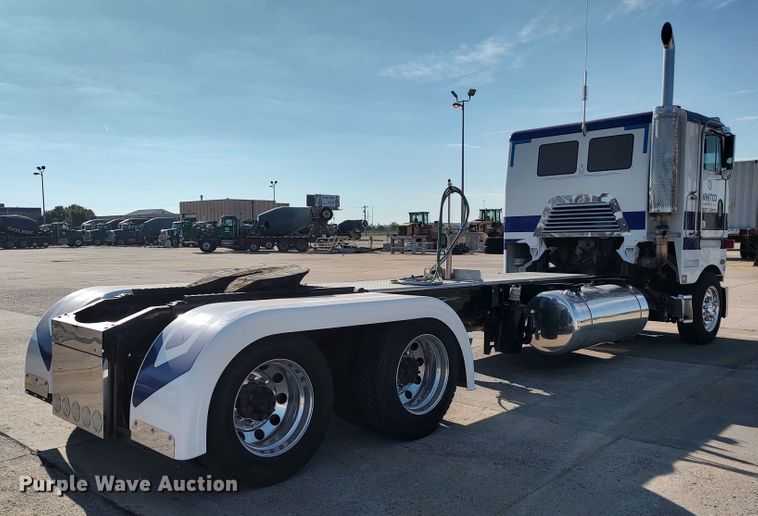 image for item LK9270 1999 Peterbilt 362  semi truck