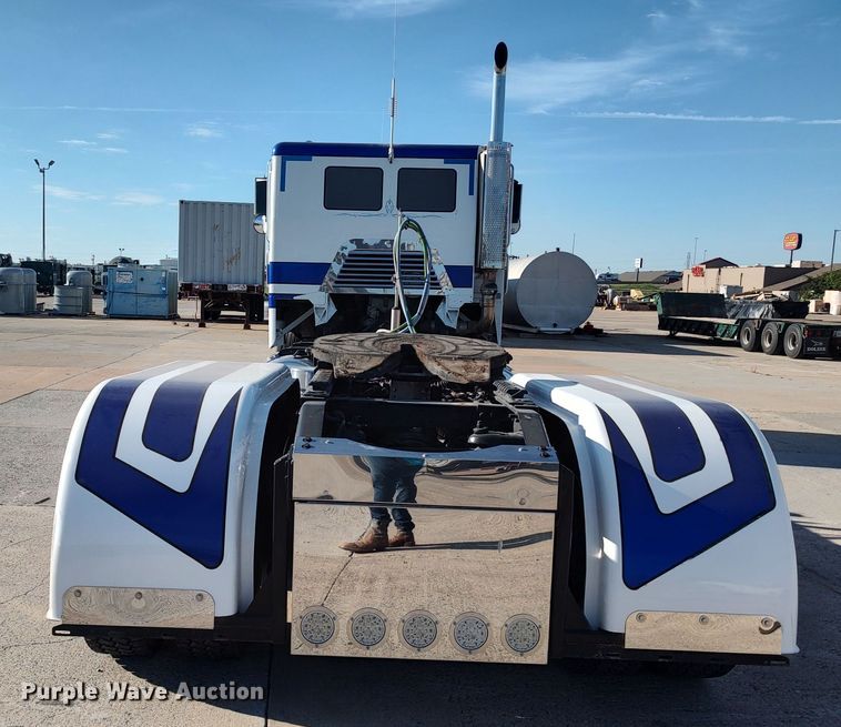 image for item LK9270 1999 Peterbilt 362  semi truck