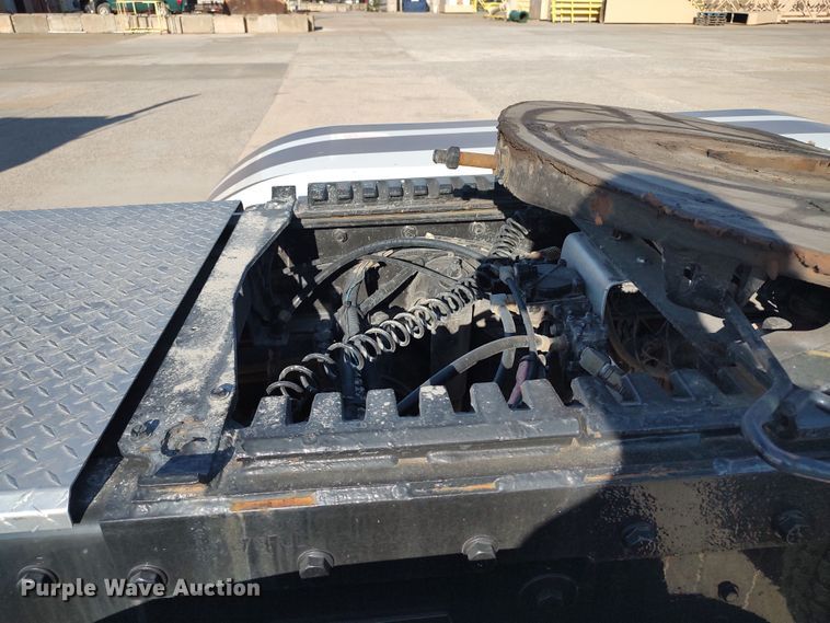 image for item LK9270 1999 Peterbilt 362  semi truck