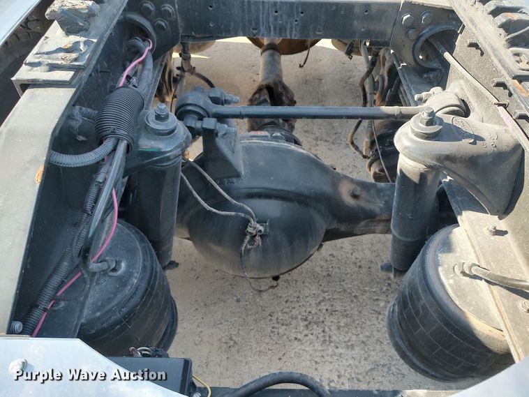 image for item LK9270 1999 Peterbilt 362  semi truck