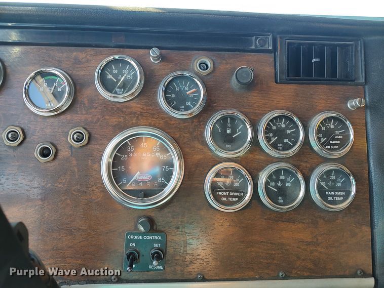 image for item LK9270 1999 Peterbilt 362  semi truck