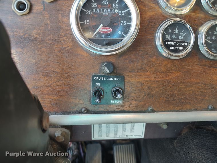 image for item LK9270 1999 Peterbilt 362  semi truck