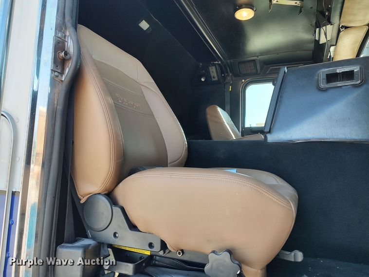 image for item LK9270 1999 Peterbilt 362  semi truck