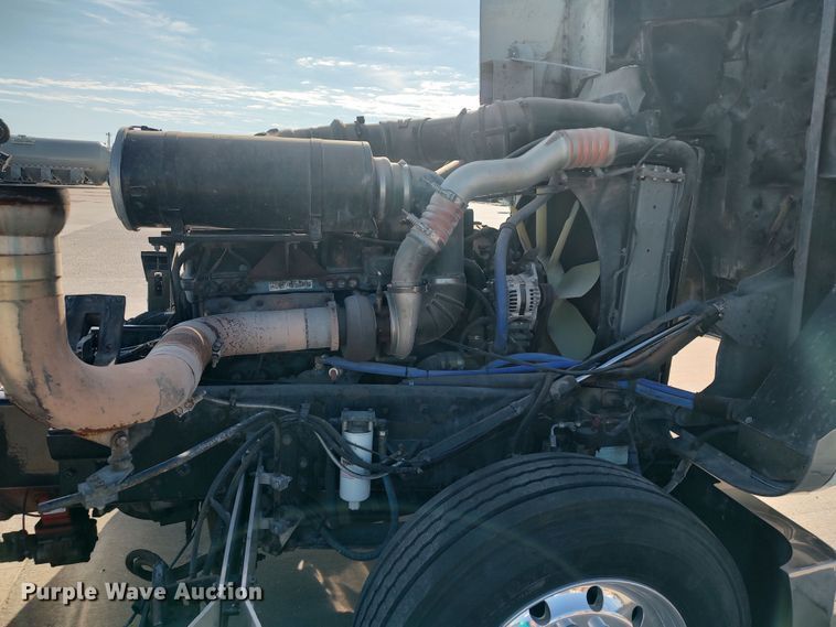 image for item LK9270 1999 Peterbilt 362  semi truck