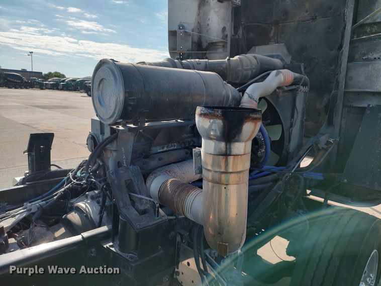 image for item LK9270 1999 Peterbilt 362  semi truck