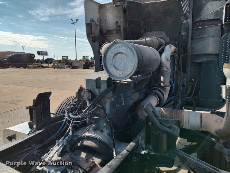 image for item LK9270 1999 Peterbilt 362  semi truck