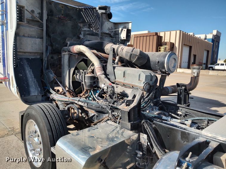 image for item LK9270 1999 Peterbilt 362  semi truck