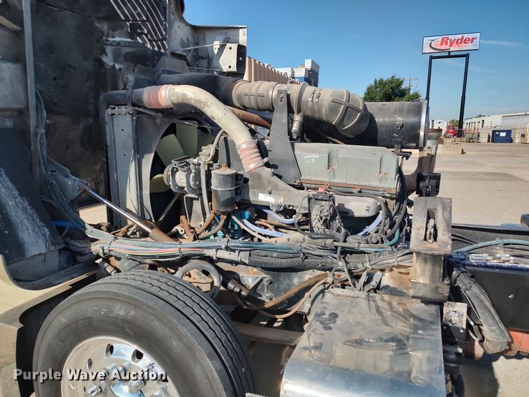 image for item LK9270 1999 Peterbilt 362  semi truck