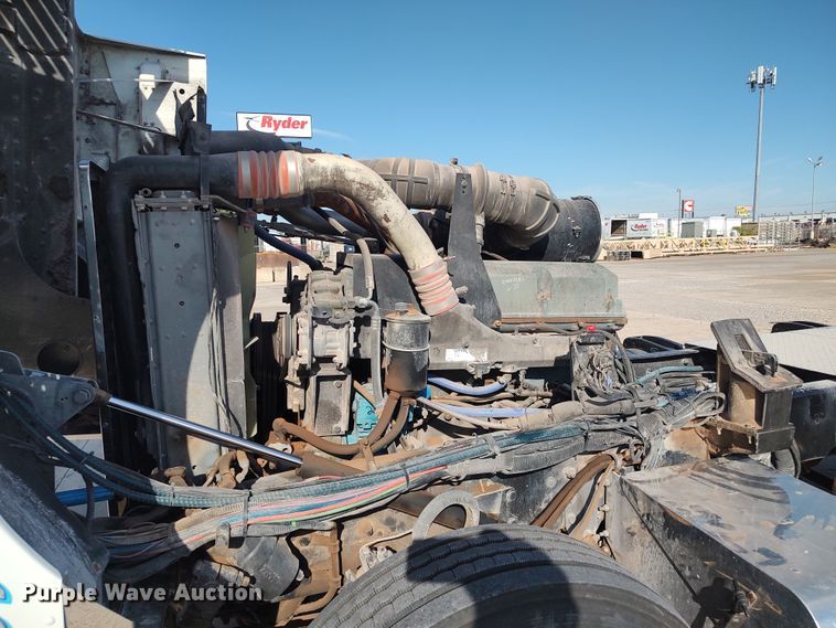 image for item LK9270 1999 Peterbilt 362  semi truck