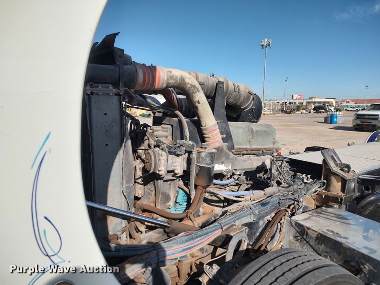 image for item LK9270 1999 Peterbilt 362  semi truck