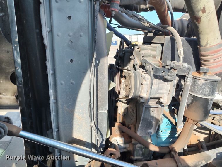 image for item LK9270 1999 Peterbilt 362  semi truck