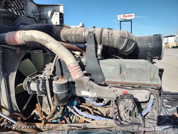 image for item LK9270 1999 Peterbilt 362  semi truck