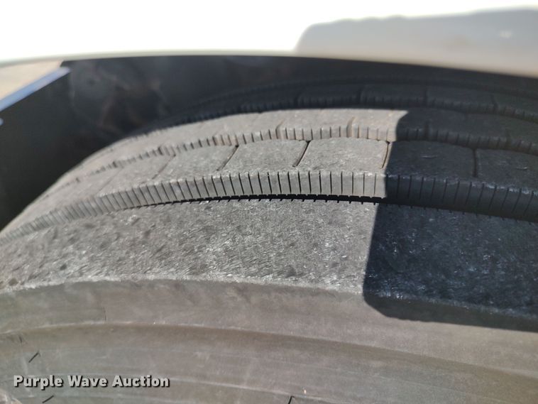 image for item LK9270 1999 Peterbilt 362  semi truck