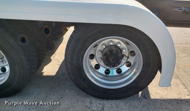 image for item LK9270 1999 Peterbilt 362  semi truck