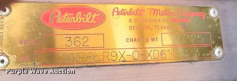 image for item LK9270 1999 Peterbilt 362  semi truck