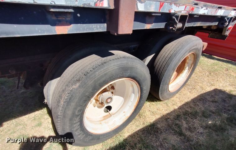 image for item LK9851 1981 Nabors  flatbed trailer