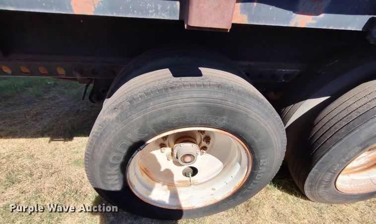 image for item LK9851 1981 Nabors  flatbed trailer