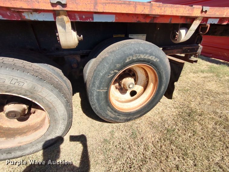 image for item LK9852 1999 Fruehauf PBFL  flatbed trailer