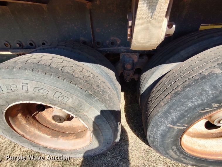 image for item LK9852 1999 Fruehauf PBFL  flatbed trailer