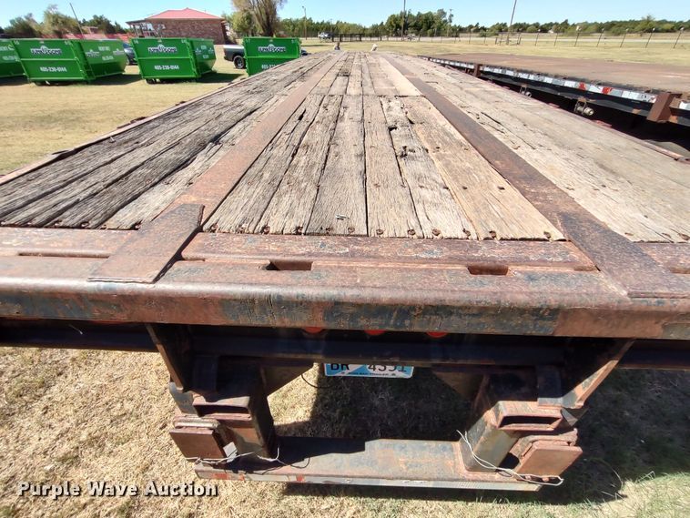 image for item LK9852 1999 Fruehauf PBFL  flatbed trailer