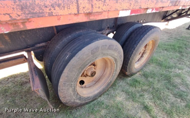 image for item LK9852 1999 Fruehauf PBFL  flatbed trailer