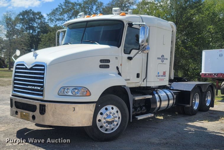 image for item LM9773 2014 Mack CXU613  semi truck